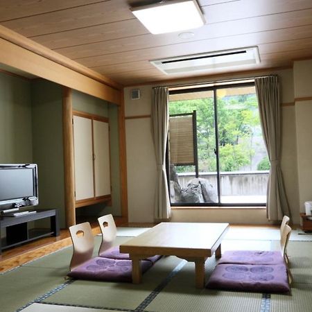 Ishiuchi Yungparunas Hotel Minamiuonuma Exterior photo